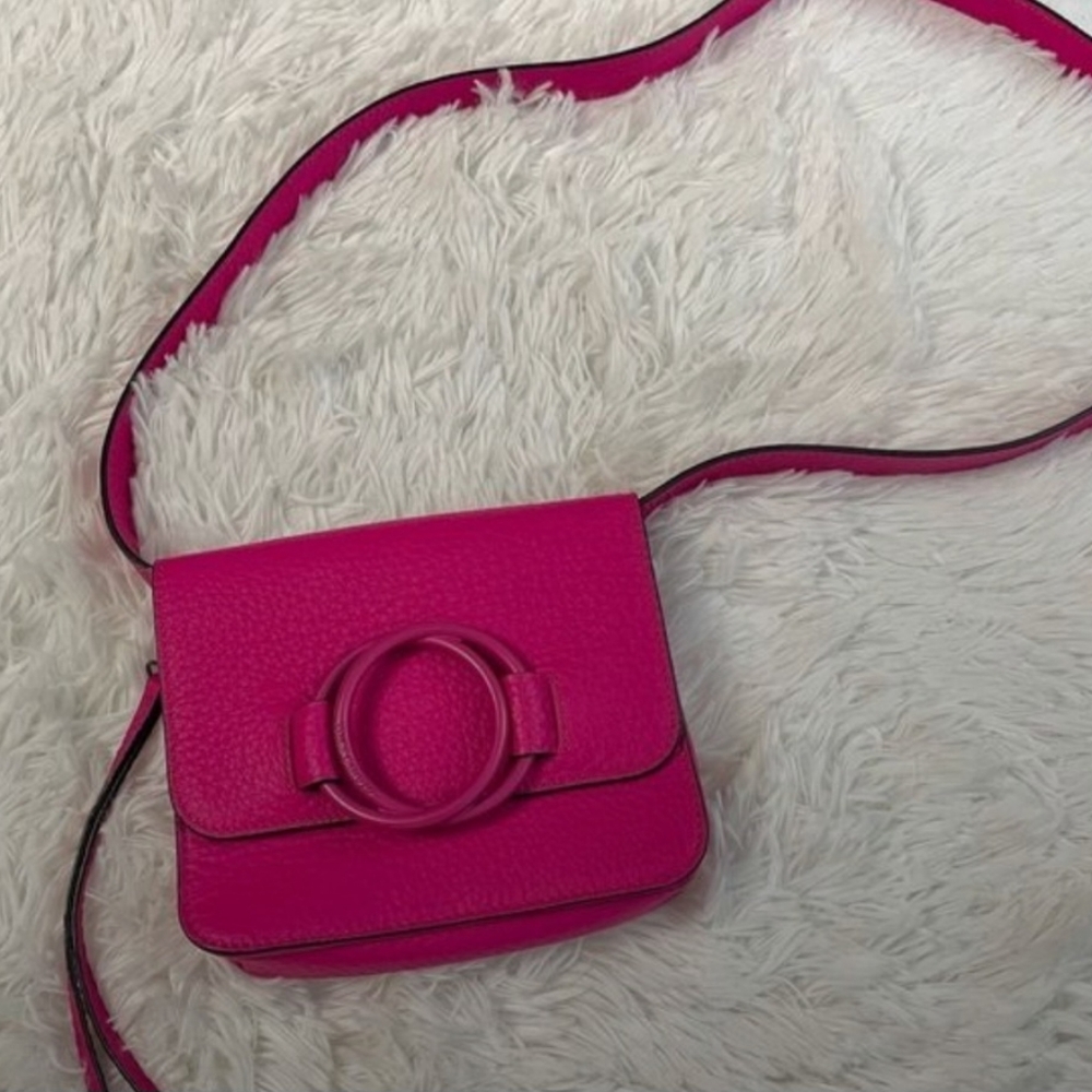 VINCE CAMUTO Mystic Magenta Leather Shoulder Compact Bag